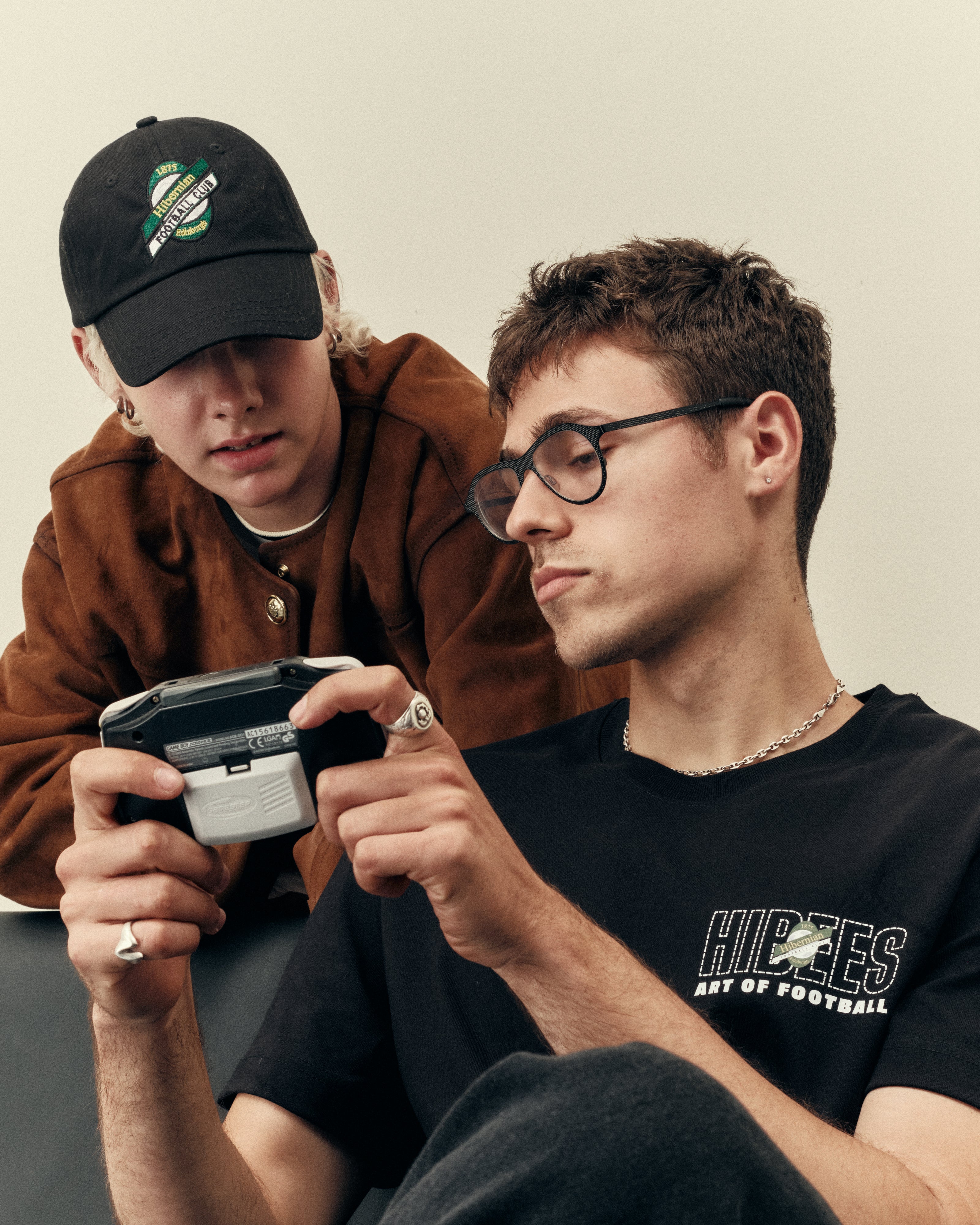 AOF Hibernian 90s Tee | Black Graphic T-shirt | Art of Football